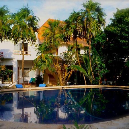 Hotel Que Onda Akumal Exterior photo