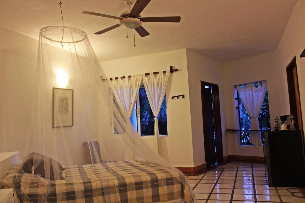 Hotel Que Onda Akumal Exterior photo