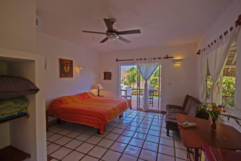 Hotel Que Onda Akumal Exterior photo